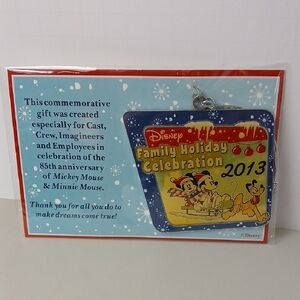 Disney Cast Exclusive Family Holiday Celebration Ornament 2013